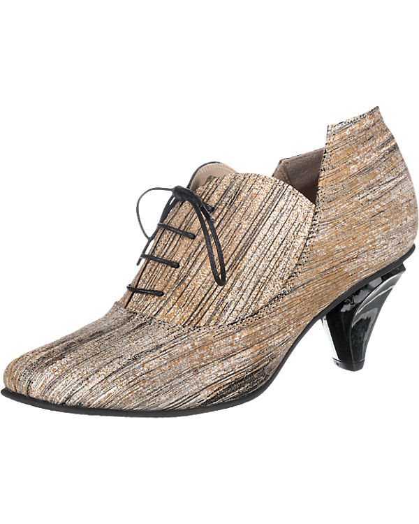 Lisa Tucci Pumps